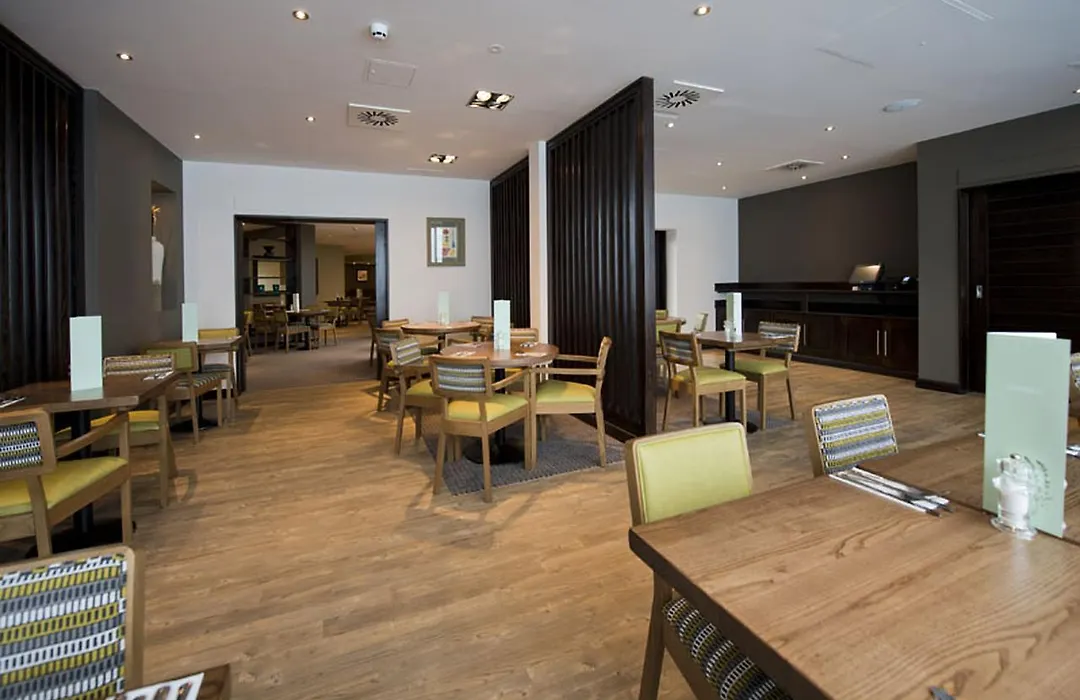 Premier Inn Heathrow Airport Terminal 4-1
